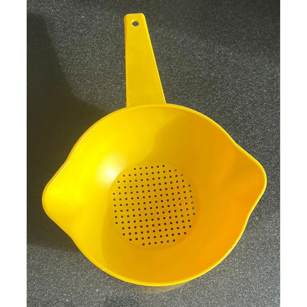 Vintage TUPPERWARE Yellow Colander Strainer #1200-3 One Quart - Picture 1 of 8